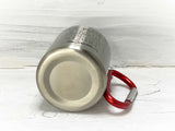 Liegende Metalltasse, Unterseite